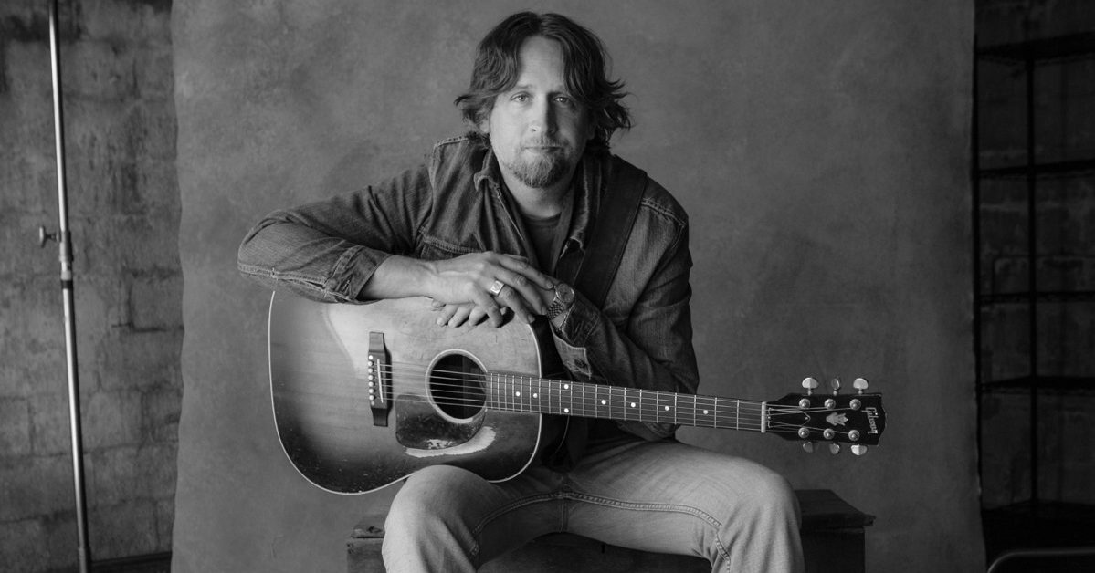 WATCH: Hayes Carll, “Nice Things”