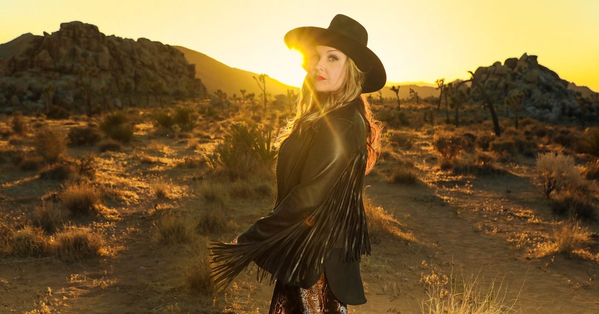 LISTEN: Sunny Sweeney, “Married Alone” (Ft. Vince Gill)