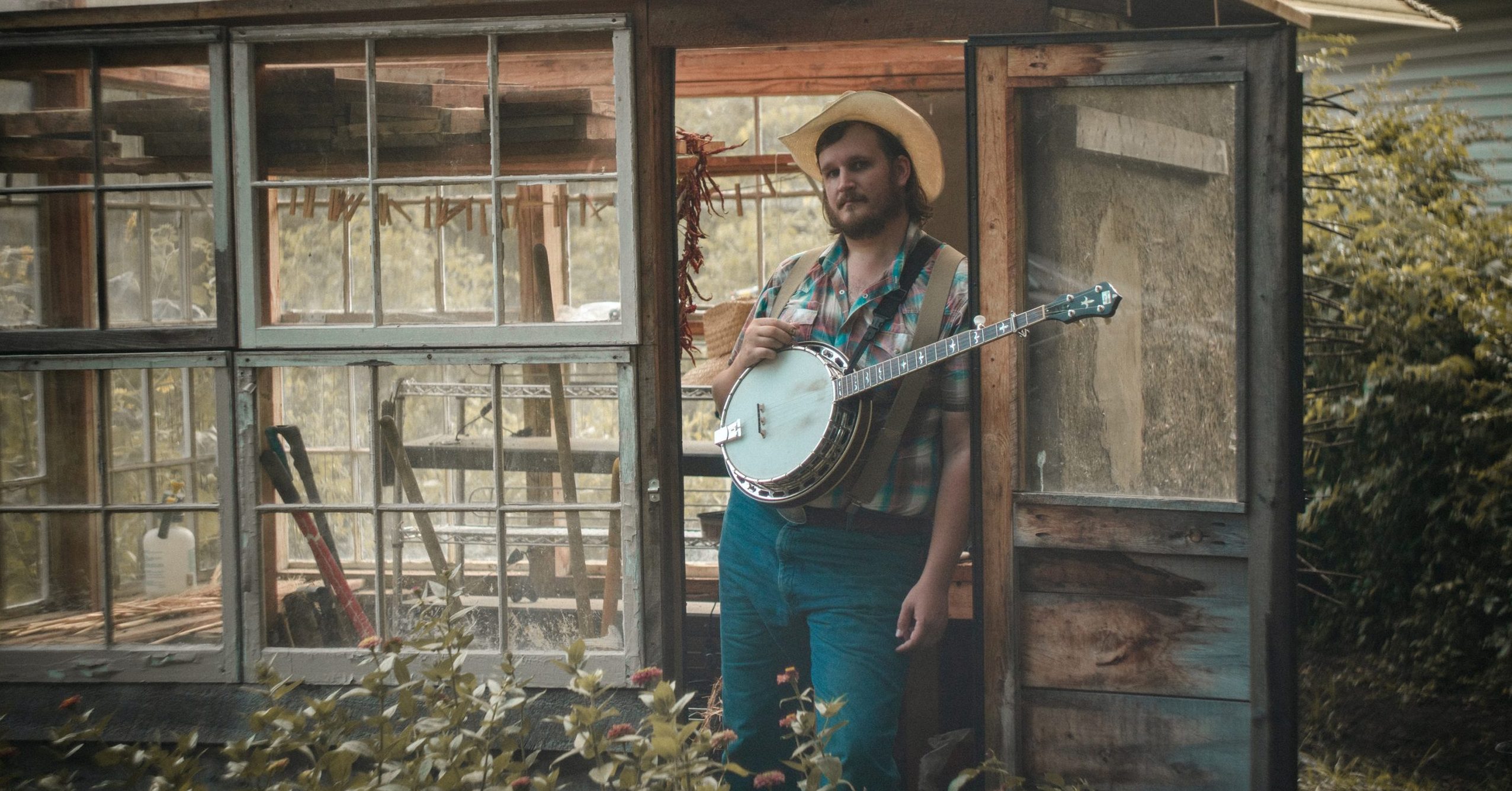 Willi Carlisle’s ‘Peculiar, Missouri’ is Both Extraordinary and Simple