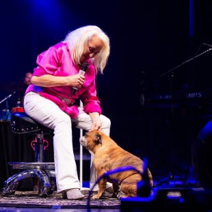 Tanya Tucker brought out her bulldog, Stella, for a cameo at ESMF. Photo by Cora Wagoner.